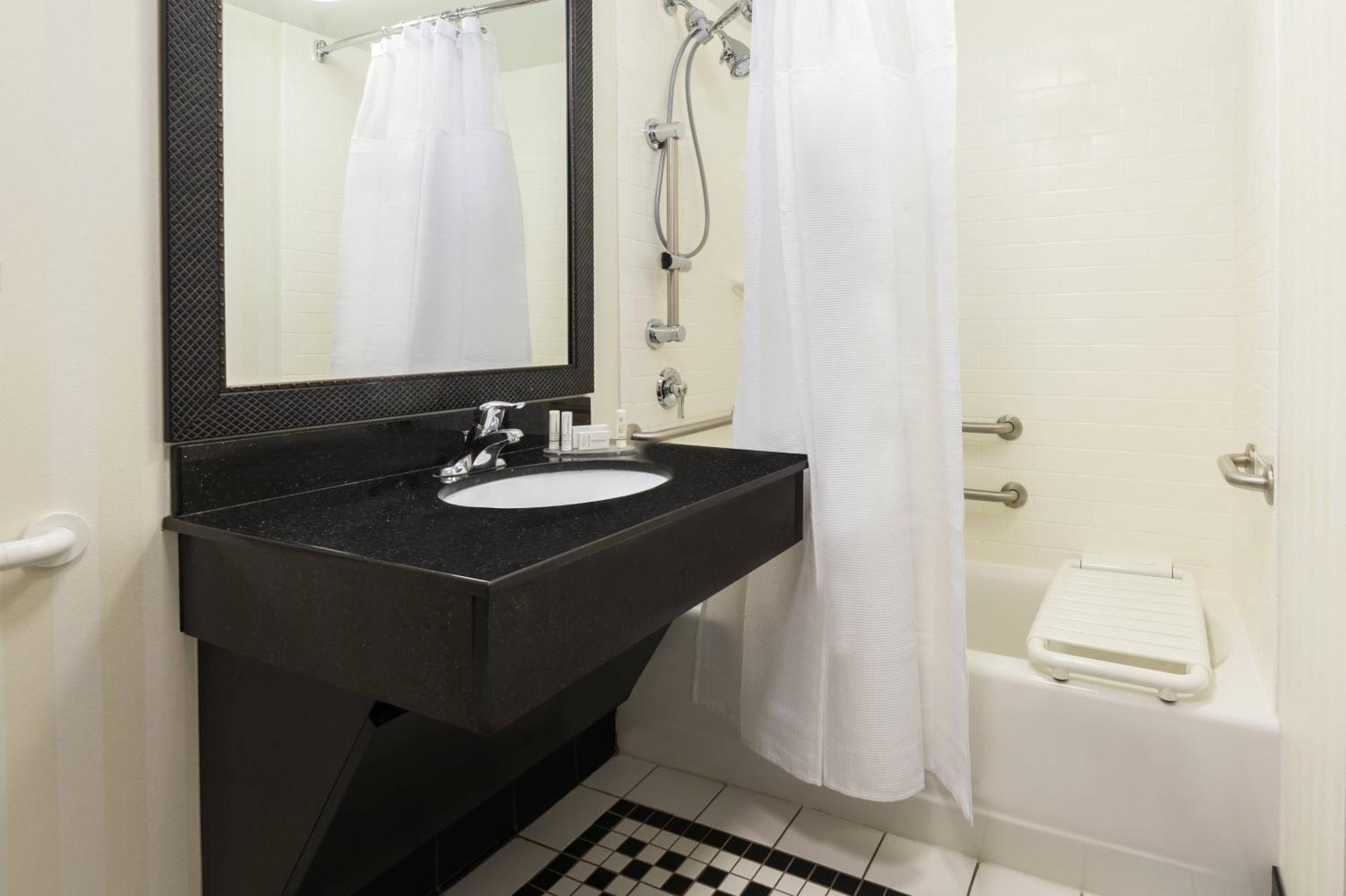 Fairfield Inn & Suites - Buffalo Airport Cheektowaga Eksteriør bilde