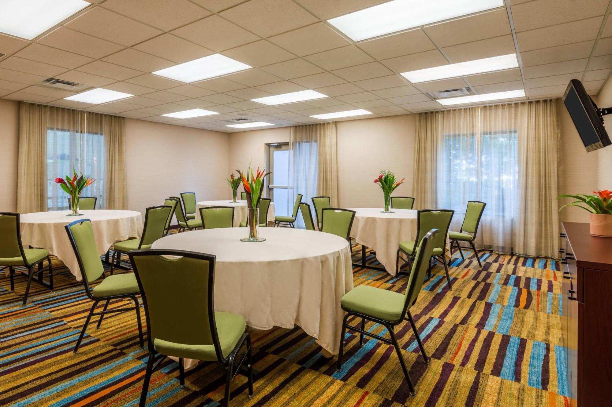 Fairfield Inn & Suites - Buffalo Airport Cheektowaga Eksteriør bilde